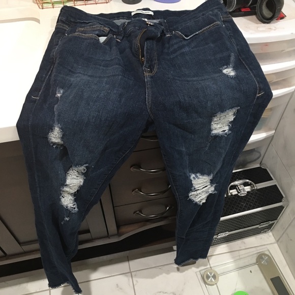Good American Jeans - Picture 1 of 3